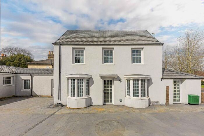 4 Bedroom Detached House To Rent In Staines Road East, Sunbury-On-Thames, TW16