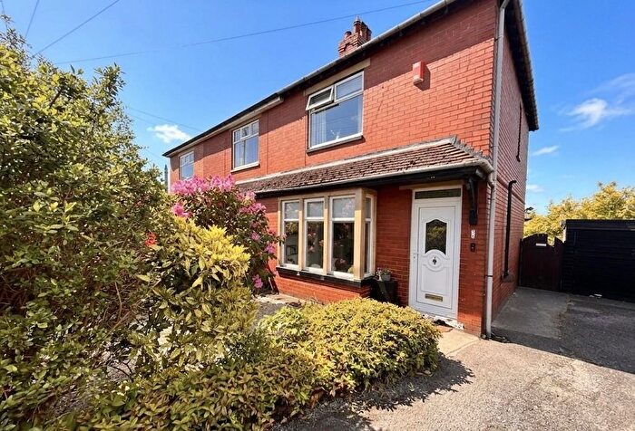 2 Bedroom Property For Sale In Dorchester Drive, Halifax, HX2