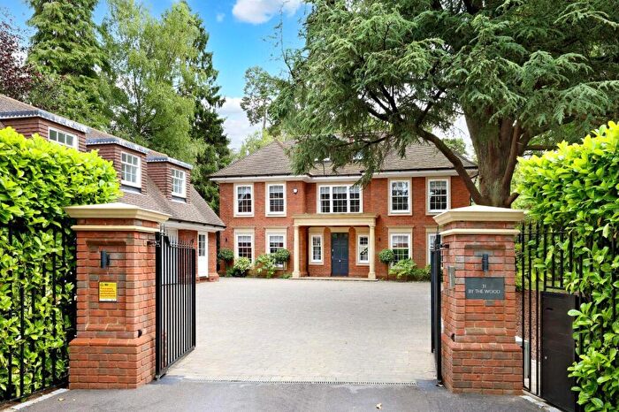6 Bedroom Detached House For Sale In Burkes Road, Beaconsfield, Buckinghamshire, HP9