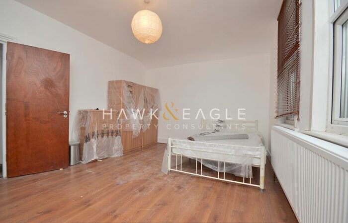 3 Bedroom Flat To Rent In Romford Road, London, E7