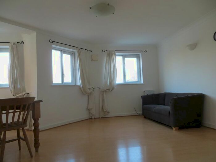 2 Bedroom Flat To Rent In Barnby Street, London, E15