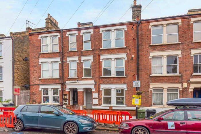 1 Bedroom Flat To Rent In Southwell Road Camberwell, SE5