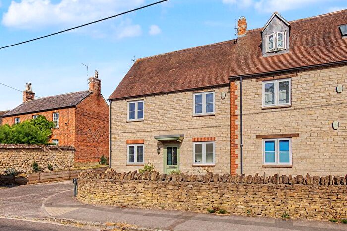 2 Bedroom End Of Terrace House To Rent In Sunderland Court, Bladon, OX20