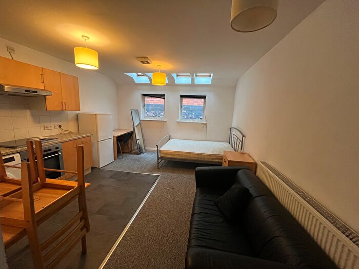 1 Bedroom Studio To Rent In Flat, Woodhouse Street, LS6