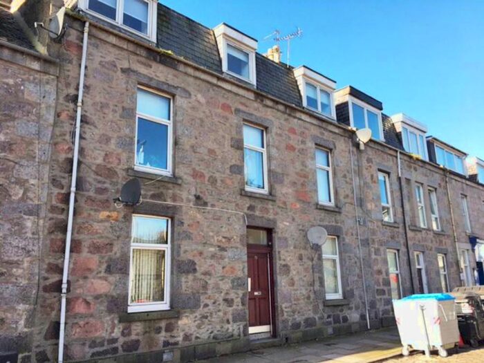 2 Bedroom Flat To Rent In E Charlotte Street, Top Left Flat, AB25