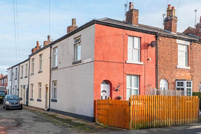 4 Bedroom End Of Terrace House For Sale In Weldbank Lane, Chorley, PR7