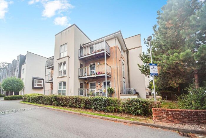 1 Bedroom Flat For Sale In Archers Road, Southampton, Hampshire, SO15