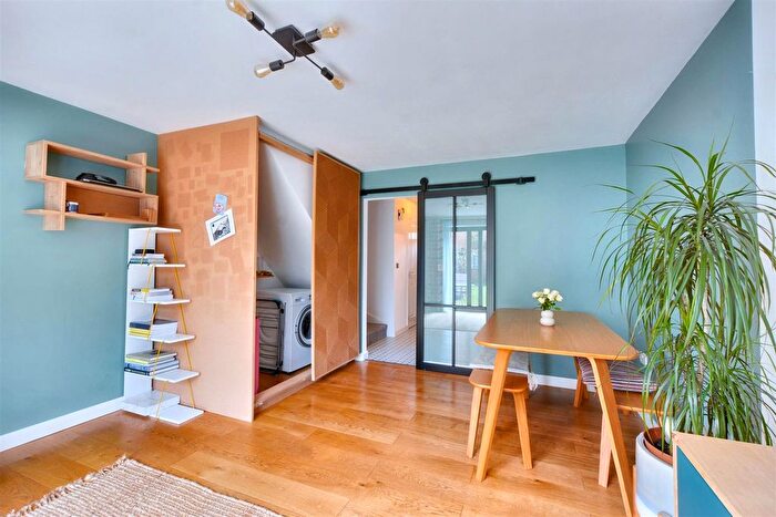 3 Bedroom End Of Terrace House For Sale In Hawthorne Avenue, Long Eaton, Nottingham, NG10