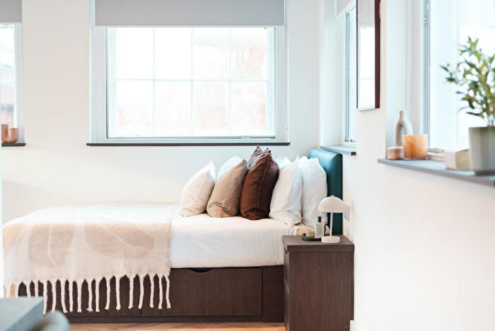 1 Bedroom Apartment To Rent In Apt, - Cookridge Street #, LS2