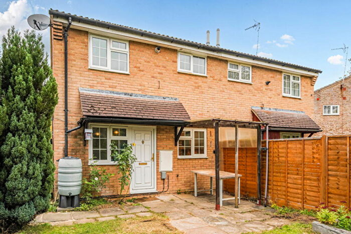 1 Bedroom Cluster House For Sale In Larchwood, Chineham, RG24
