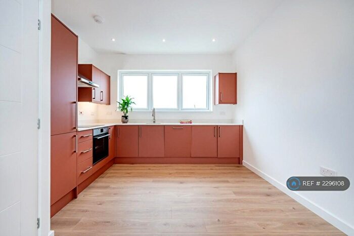 3 Bedroom Penthouse To Rent In Forest Gate, Forest Gate, London, E7