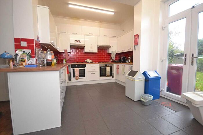8 Bedroom Semi-Detached House To Rent In London Road, Reading, RG1