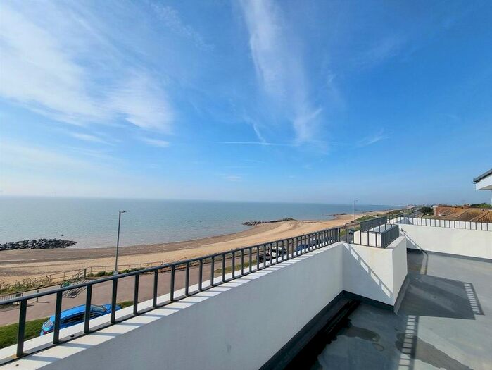 3 Bedroom Flat To Rent In Kings Parade, Holland-On-Sea, Clacton-On-Sea, CO15