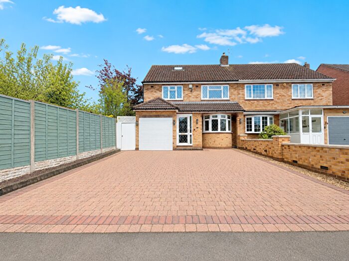 4 Bedroom Semi Detached House For Sale In Rushleigh Road, Majors Green, B90