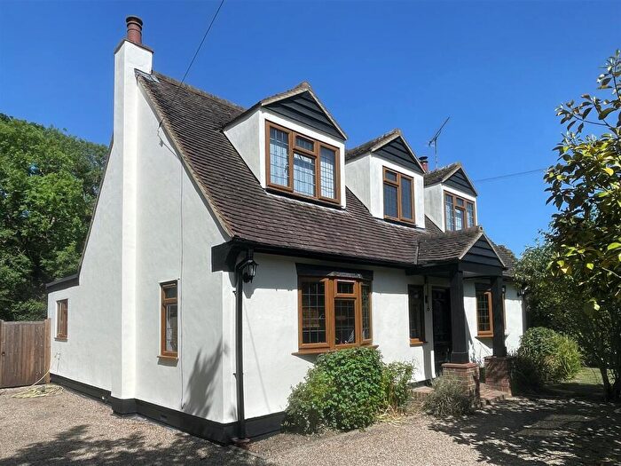 3 Bedroom Detached House For Sale In Creephedge Lane, East Hanningfield, CM3