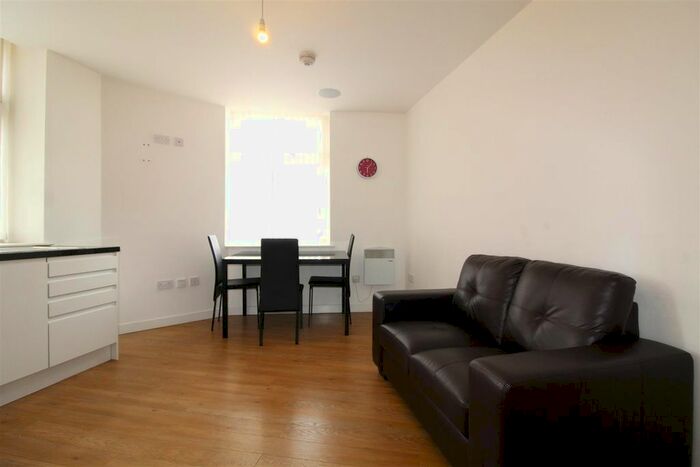 2 Bedroom Flat To Rent In Sunbridge Road, Bradford, BD1