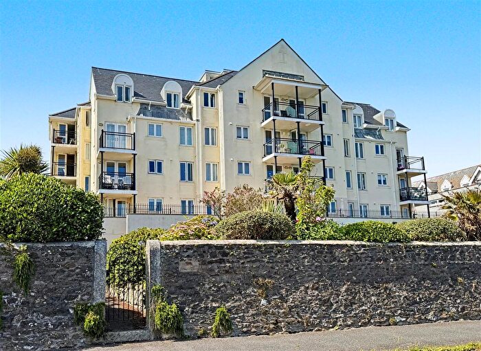2 Bedroom Flat For Sale In Emslie Road, Falmouth, TR11