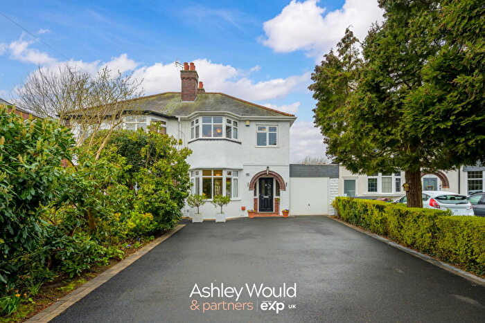 3 Bedroom Semi Detached House For Sale In Whitehouse Common Road, Sutton Coldfield, B75