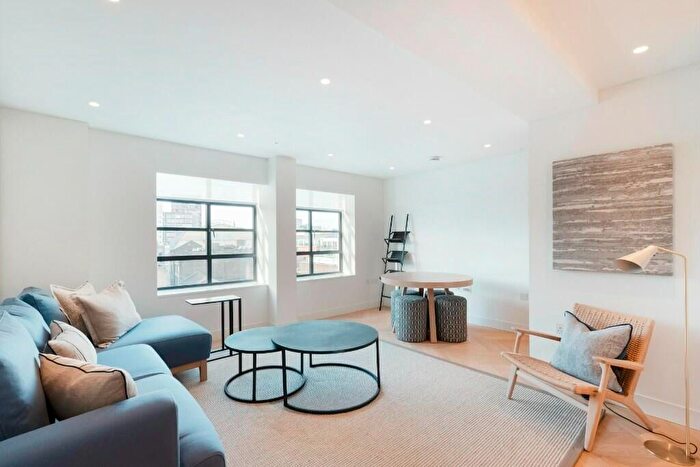 2 Bedroom Flat To Rent In Sherwood Street, London, Greater London, Soho, W1F