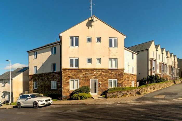 2 Bedroom Flat For Sale In Whitehaven Way, Plymouth, PL6