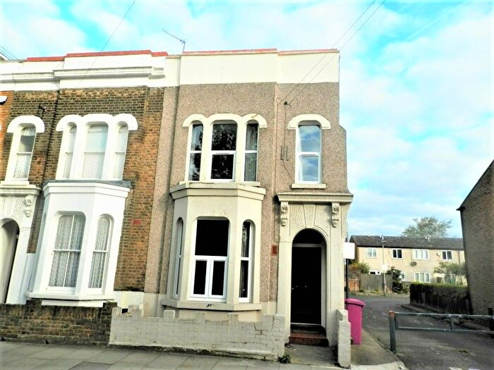5 Bedroom Semi-Detached House To Rent In Antill Road, Mile End, E3