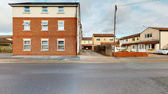 3 Bedroom Apartment To Rent In Portland Street | Student House | /, LN5