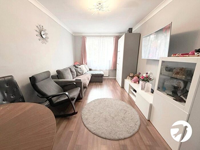 1 Bedroom Flat For Sale In Whidborne Close, London, SE8