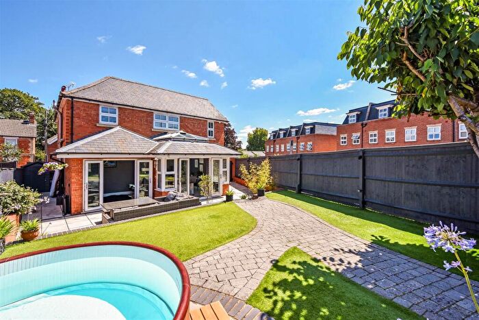 4 Bedroom Detached House For Sale In Balmoral Road, Andover, SP10