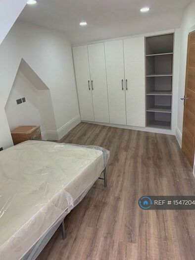 3 Bedroom Penthouse To Rent In St. Anns Road, Harrow, HA1