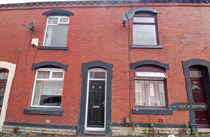 2 Bedroom Terraced House To Rent In Ripponden Road, Oldham, OL1