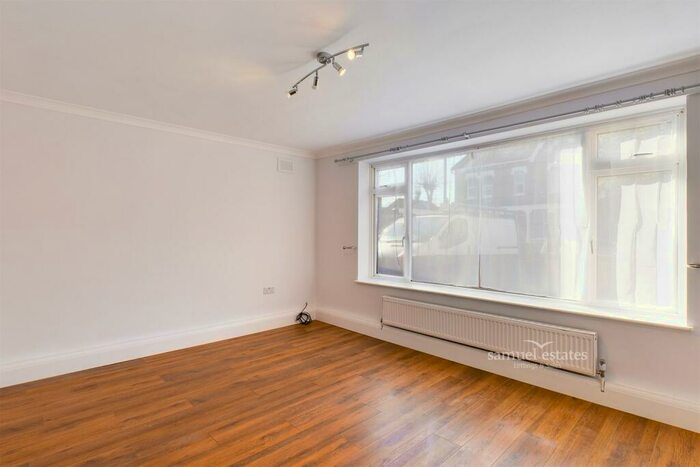 2 Bedroom Flat To Rent In Oakfield Road, Oakfield Road, Croydon, CR0