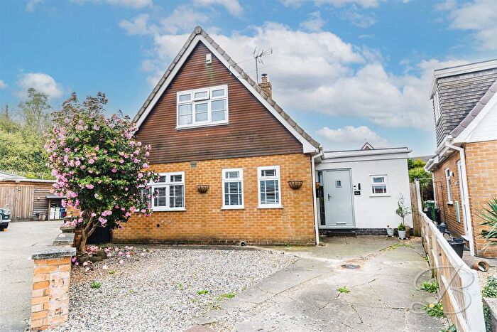 3 Bedroom Detached Bungalow For Sale In Hereford Avenue, Ollerton, Newark, NG22