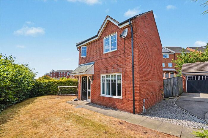 3 Bedroom Detached House For Sale In Waggon Road, Leeds, LS10