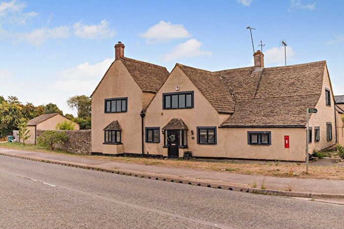 5 Bedroom Detached House For Sale In Cricklade Road, South Cerney, Cirencester, Gloucestershire, GL7