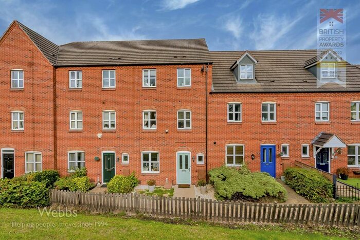 4 Bedroom Detached House To Rent In Bridgeside Close, Brownhills, Walsall, WS8