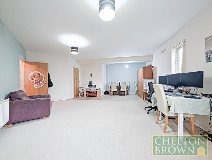 2 Bedroom Apartment For Sale In West Cotton Close, Northampton, NN4