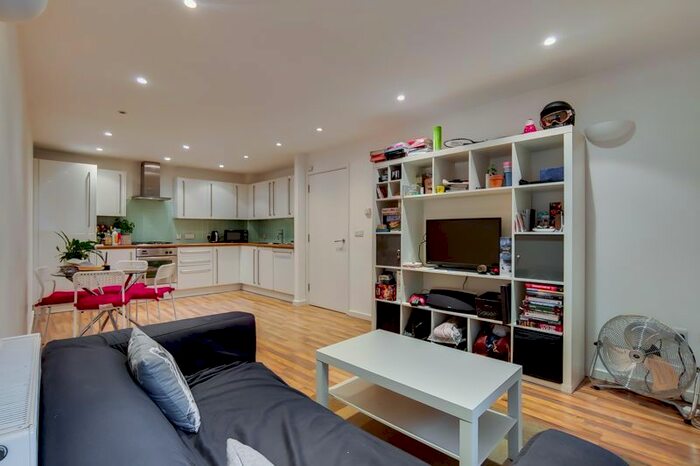 1 Bedroom Flat To Rent In Chicksand Street, London, E1