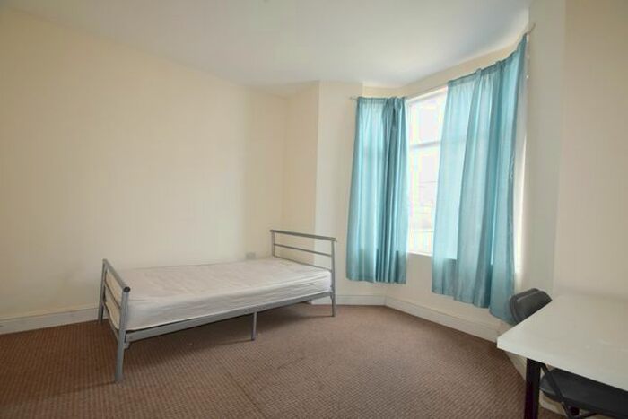 6 Bedroom Terraced House To Rent In Moy Road, Cathays, CF24