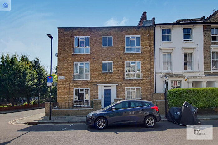 2 Bedroom Flat To Rent In Landseer Road, N19