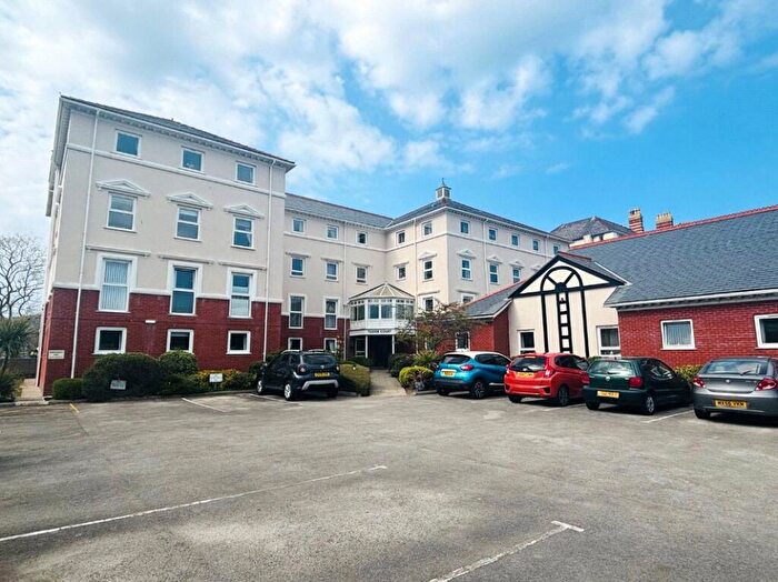 1 Bedroom Flat For Sale In Tudor Road, Llandudno, Conwy, LL30