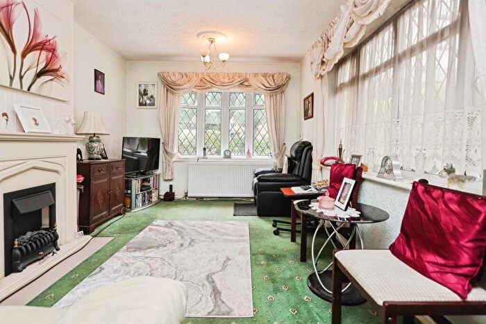 3 Bedroom Detached Bungalow For Sale In Lawnswood Road, Wordsley, Stourbridge, DY8