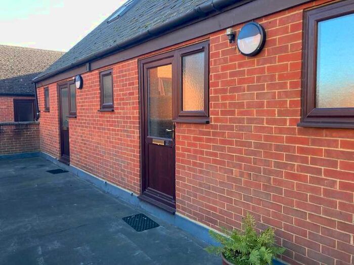 1 Bedroom Maisonette Flat To Rent In Christchurch Court, Banbury, OX16