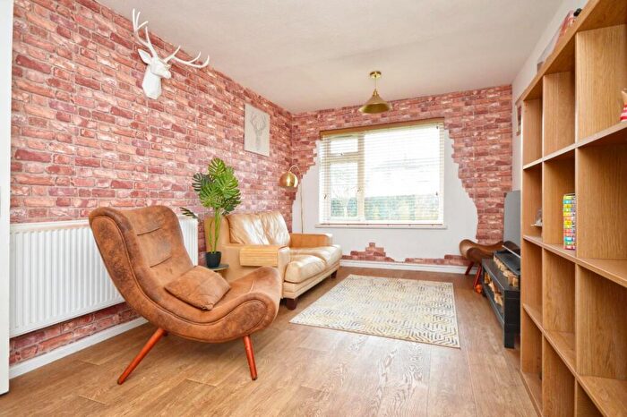 1 Bedroom Apartment For Sale In Button Close, Bristol, BS14