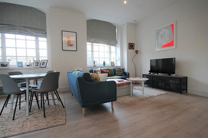 1 Bedroom Flat To Rent In Cambridge House, Mayes Road, Haringay, N22