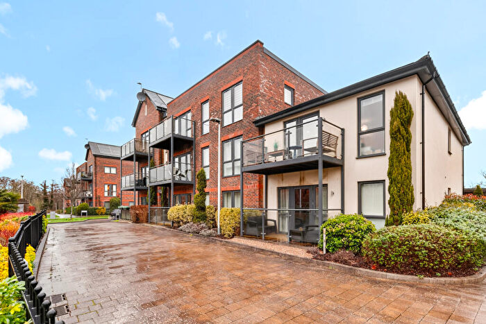 2 Bedroom Apartment For Sale In Waterman House, Arborfield, RG2