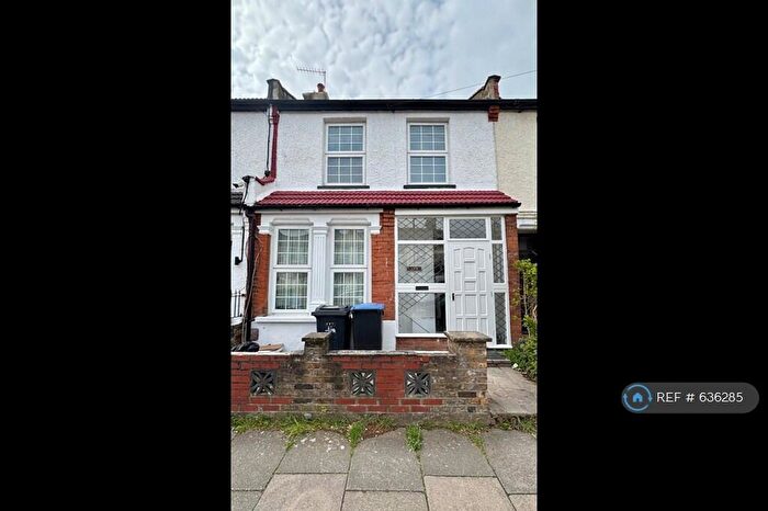 4 Bedroom Terraced House To Rent In Kingsway, Enfield, EN3
