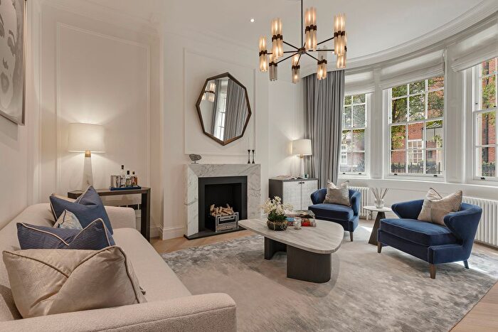3 Bedroom Flat For Sale In Upper Brook Street, Mayfair, London, W1K