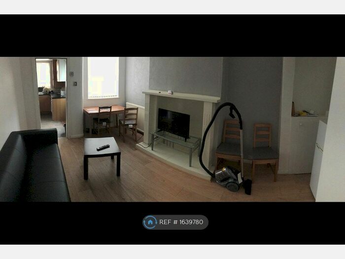 4 Bedroom Terraced House To Rent In Highfield Road, Salford, M6