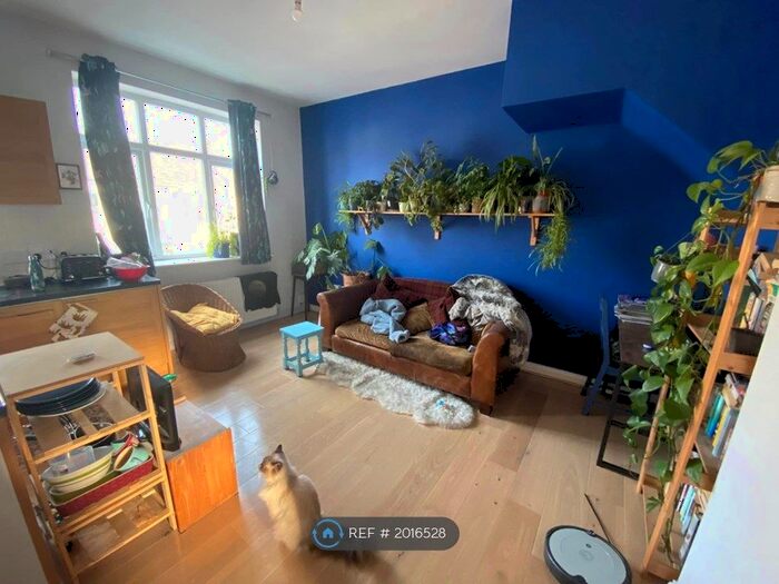 2 Bedroom Flat To Rent In Bellevue Road, St. George, Bristol, BS5