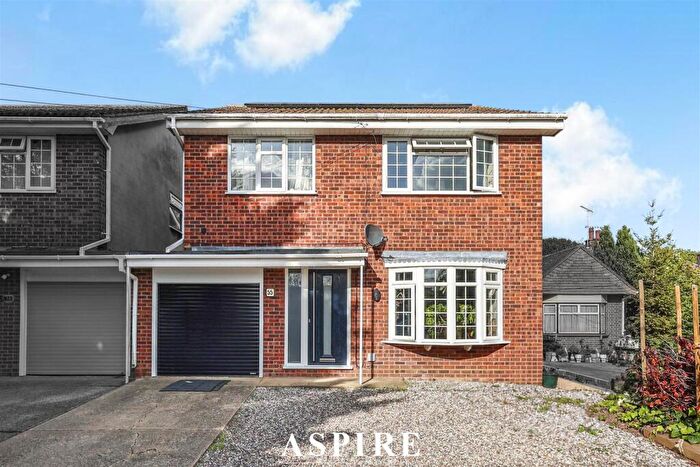 4 Bedroom Detached House For Sale In Kiln Road, Benfleet, SS7